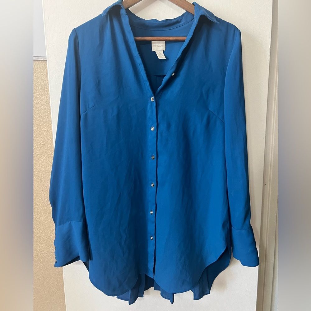 Chico’s Blue Pleated Back Blouse Sz 0 Academia Minimalist Chic Workcore Classic